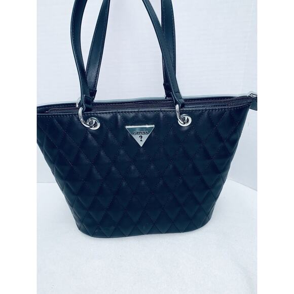 Guess Quilted Tote Purse Black Silver Faux Leather Pockets Slots Zipper Top EUC - Picture 2 of 16